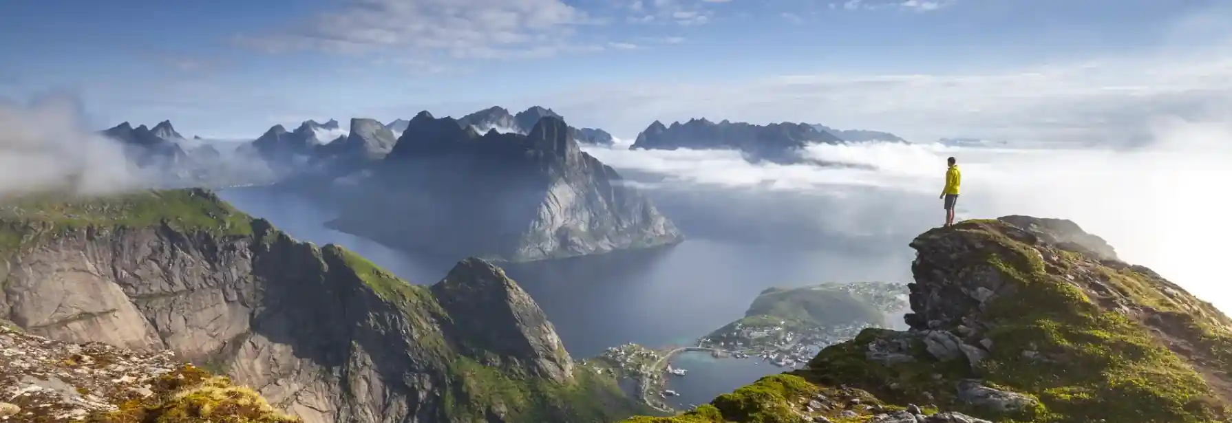 Hurtigruten: La Leggenda dei Mari Norvegesi dal 1893 ad Oggi